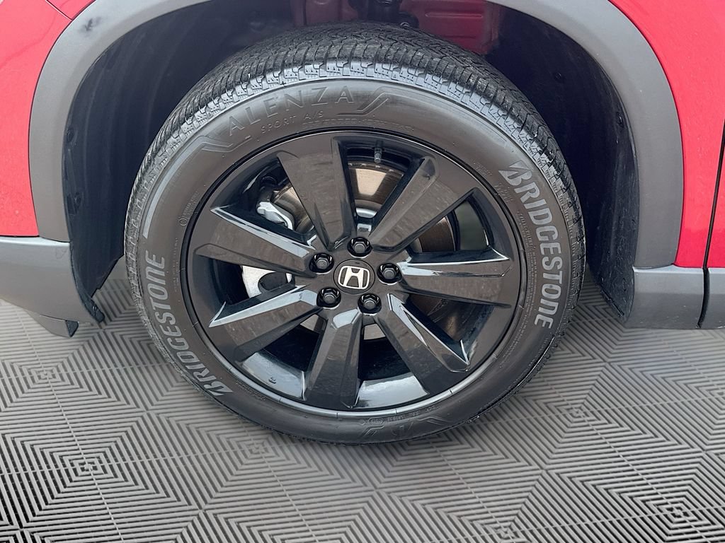 Used 2025 Honda Pilot Black Edition image 32