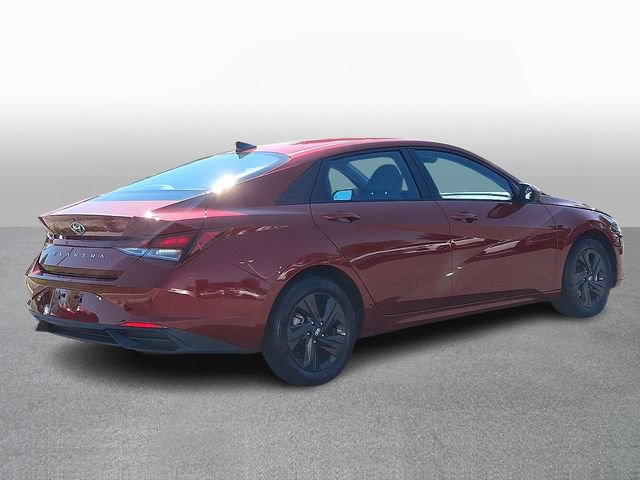Used 2023 Hyundai Elantra SEL w/ Cargo Package FWD image 4