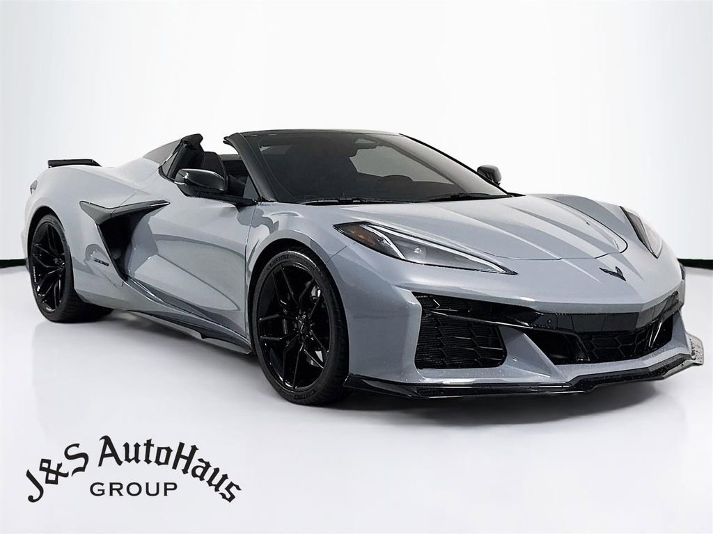 Used 2025 Chevrolet Corvette Z06 image 1