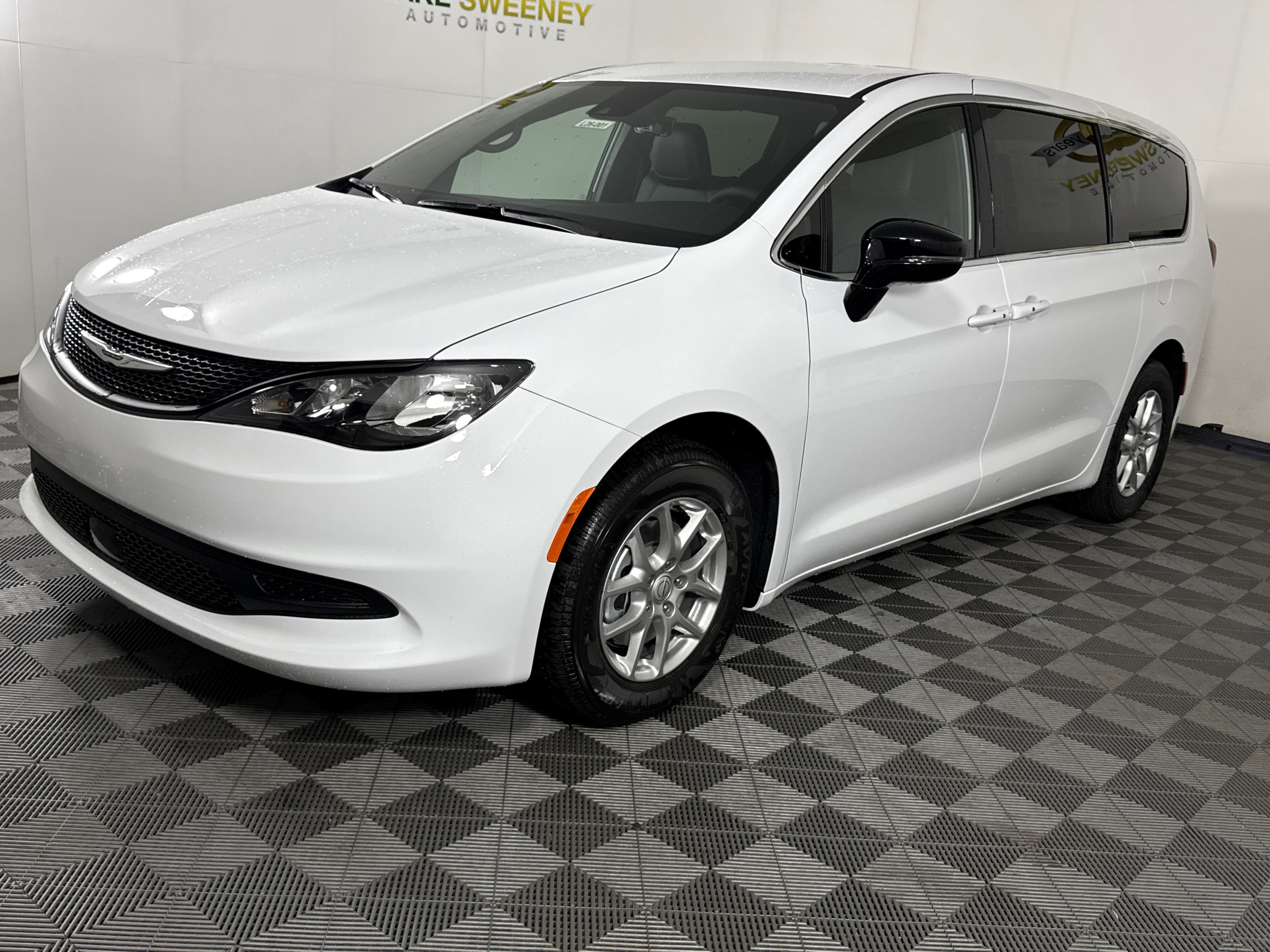 New 2026 Chrysler Voyager LX image 4