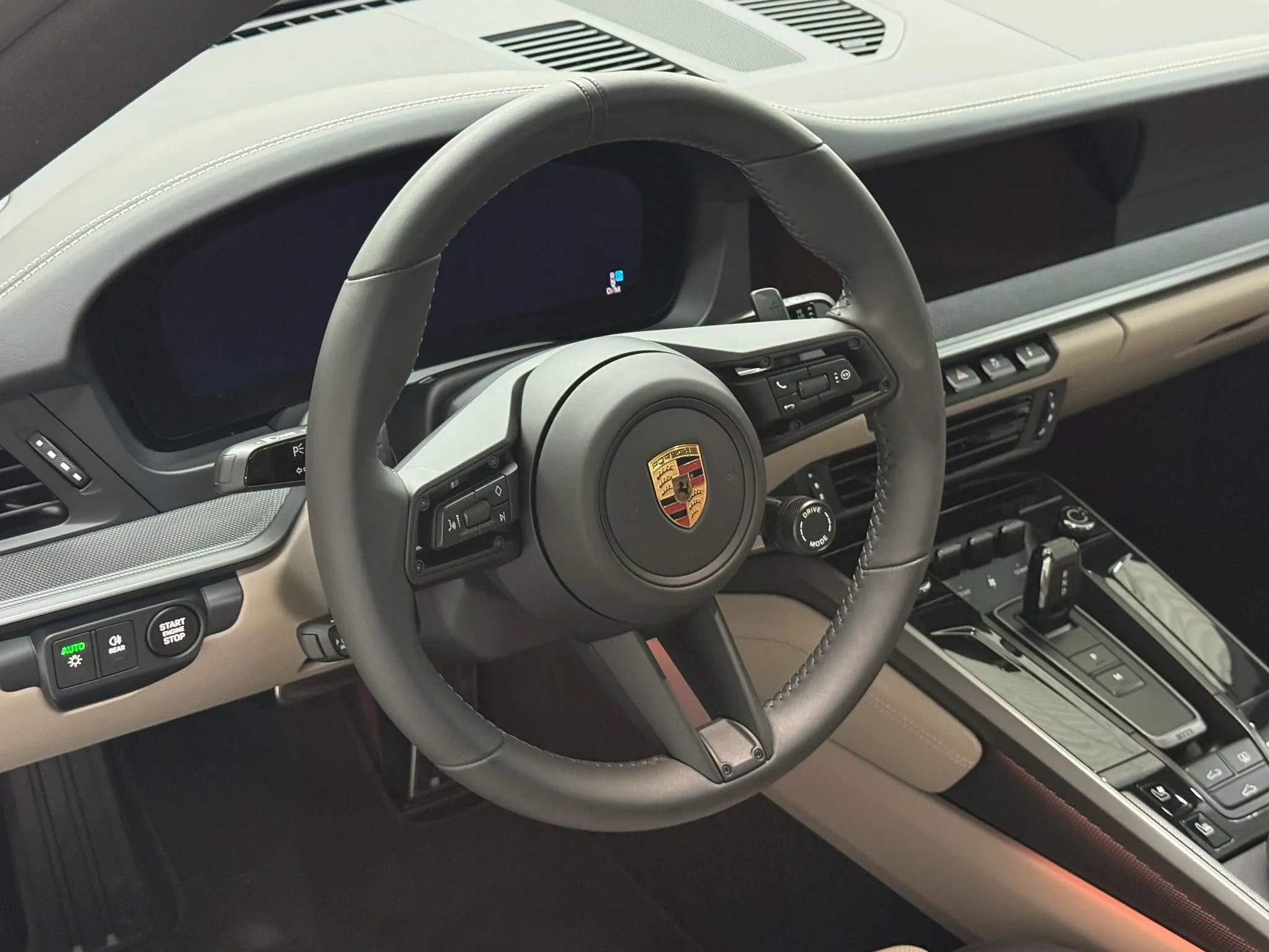 Used 2025 Porsche 911 Carrera RWD image 20
