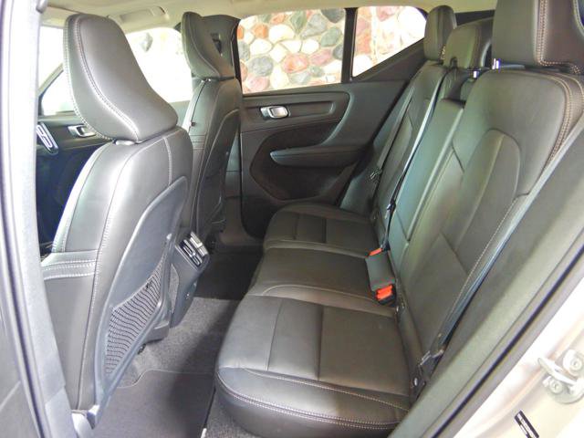 Used 2025 Volvo XC40 B5 Plus AWD/4WD image 15