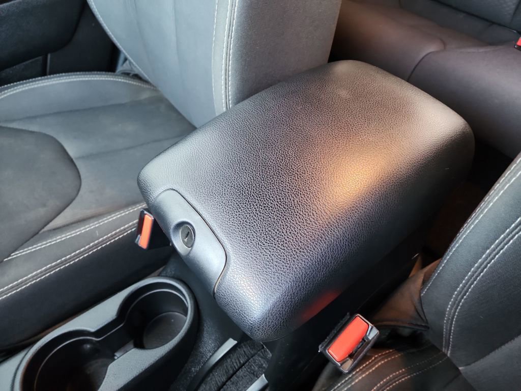 Used 2017 Jeep Wrangler Sahara w/ Connectivity Group image 30