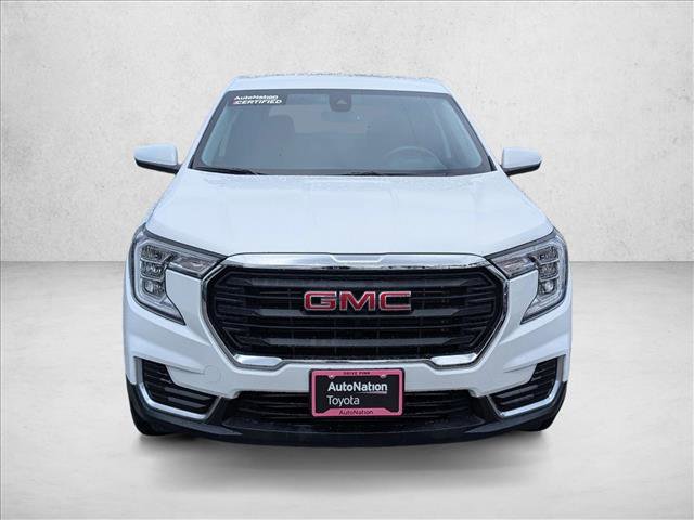 Used 2024 GMC Terrain SLE image 2