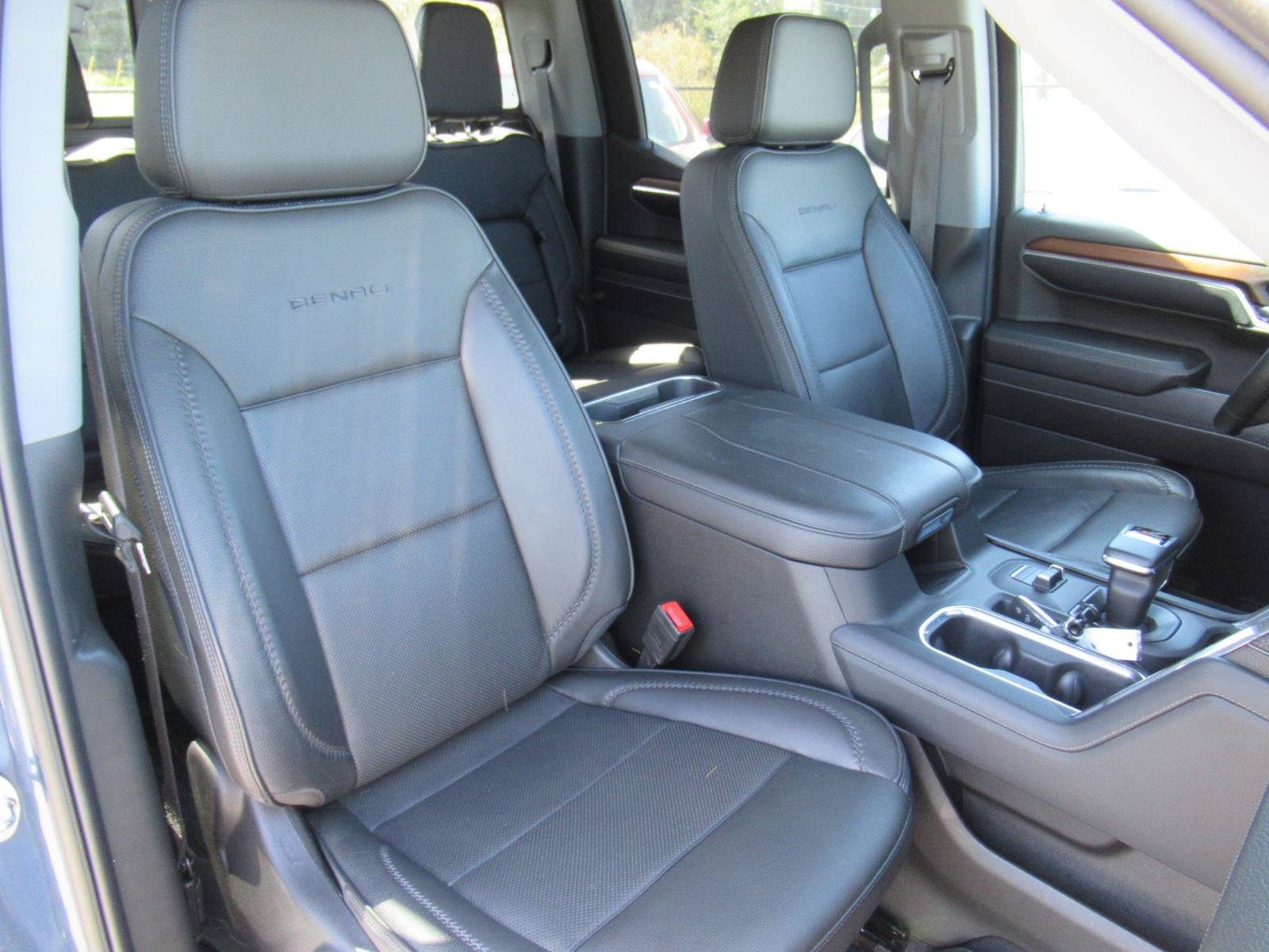 Used 2024 GMC Sierra 1500 Denali w/ Denali Reserve Package RWD image 9