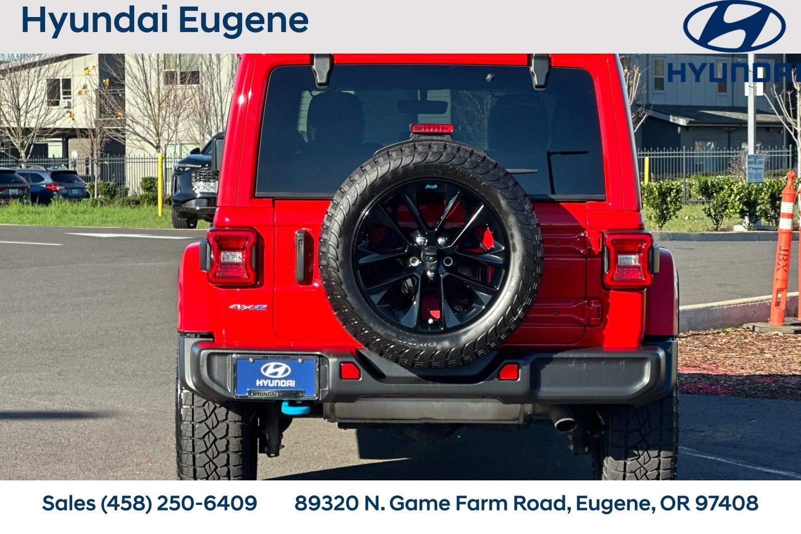 Used 2022 Jeep Wrangler Unlimited Sahara 4xe w/ Cold Weather Group image 4