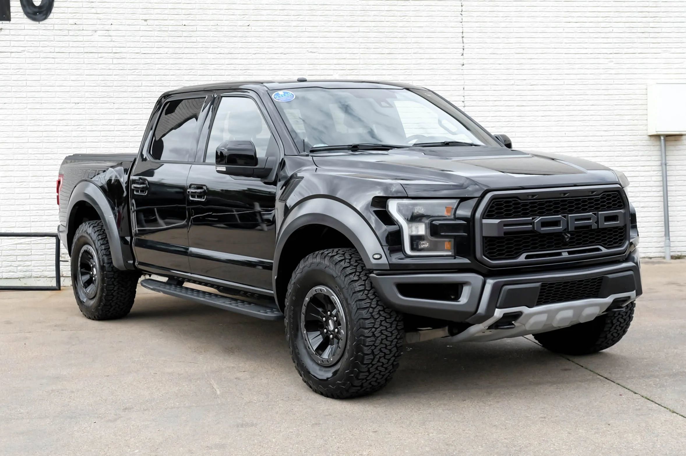 Used 2017 Ford F150 Raptor w/ Equipment Group 802A Luxury AWD/4WD image 6