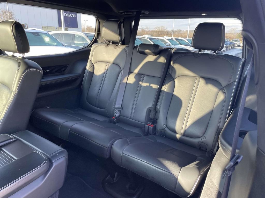 Used 2024 Jeep Grand Wagoneer Series II w/ Quick Order Packagew 28T image 3