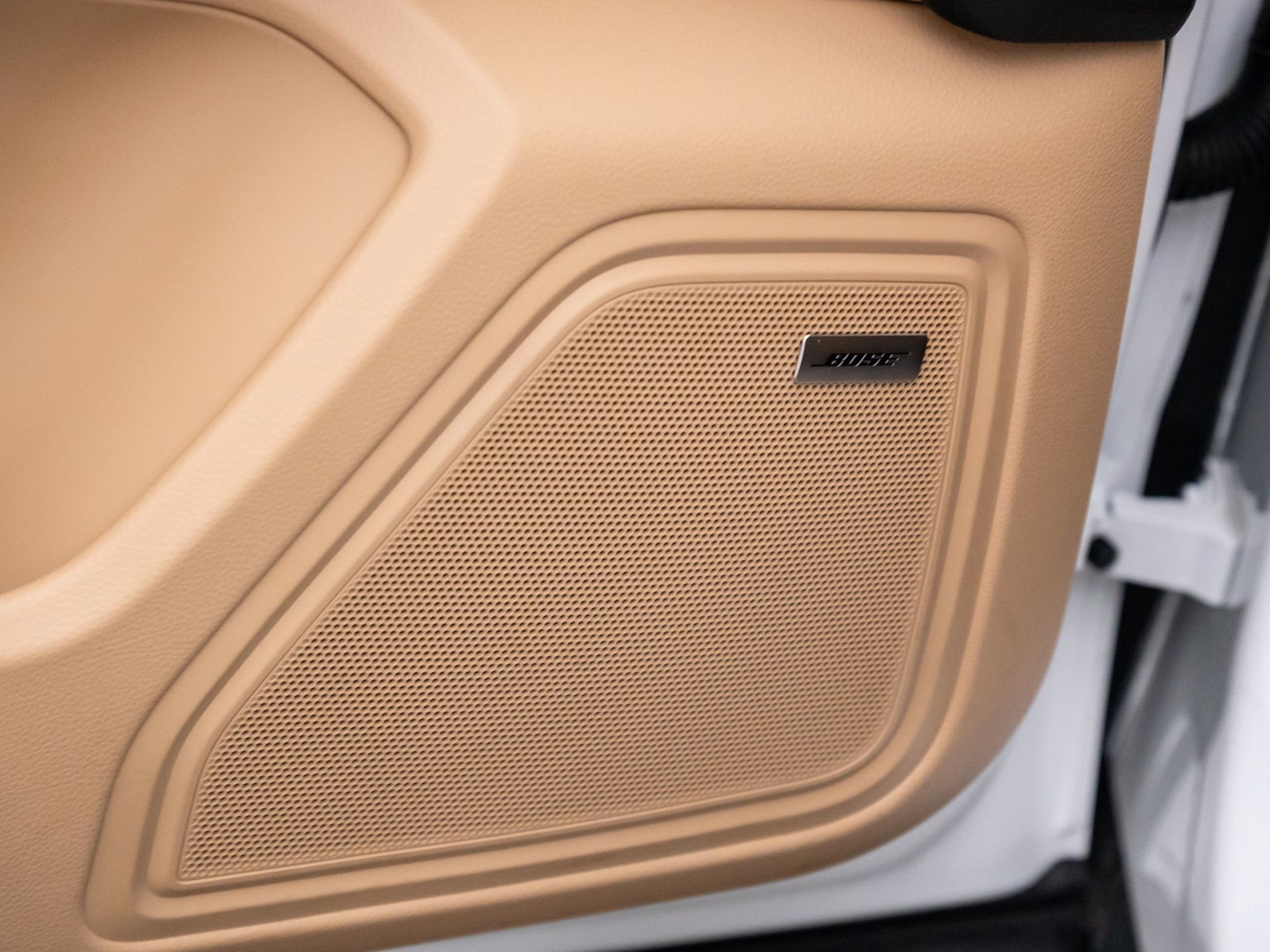 Certified 2025 Porsche Macan image 15