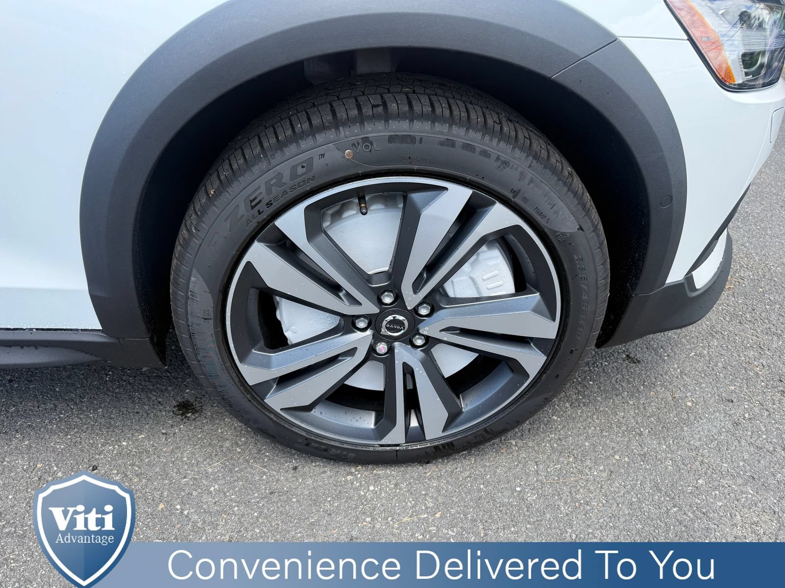New 2026 Volvo V60 B5 Cross Country Plus w/ Protection Package Premier AWD/4WD image 10