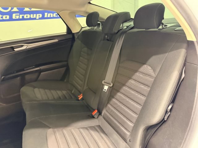 Used 2019 Ford Fusion SE FWD image 29