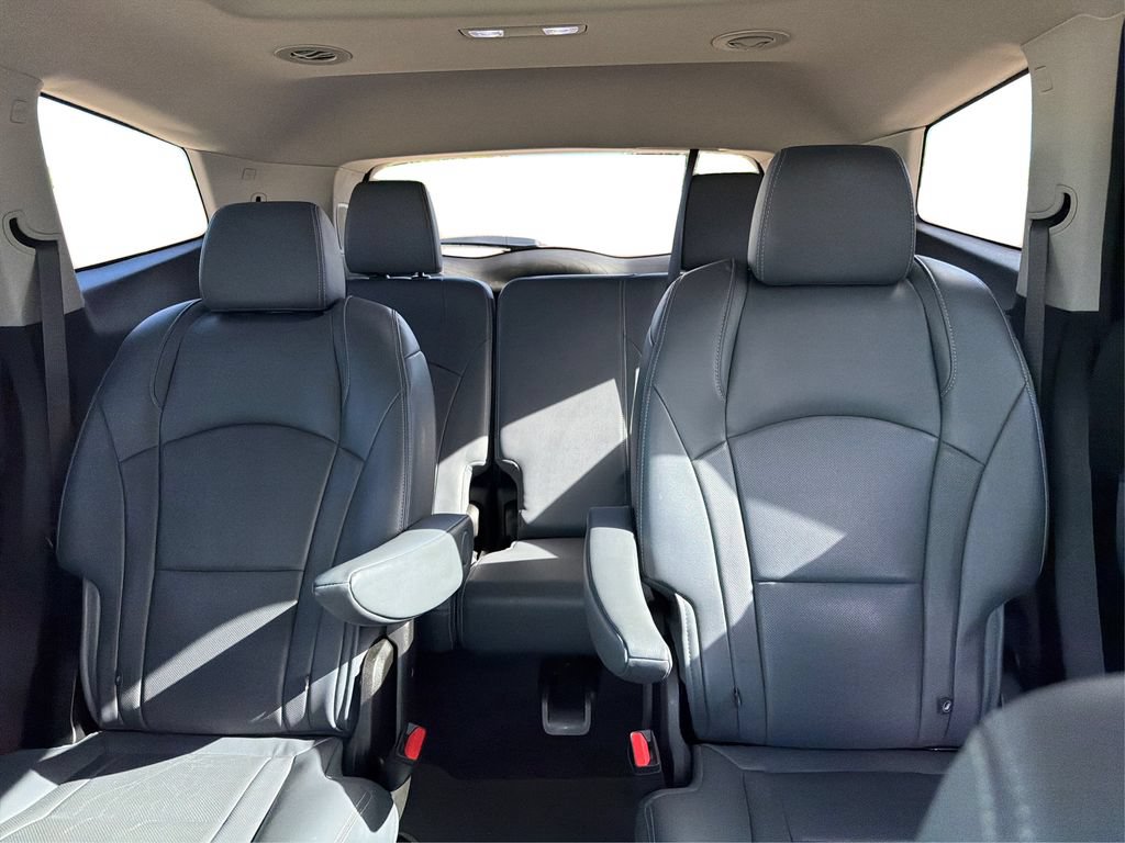 Used 2020 Buick Enclave Essence w/ Sound and Sites Package FWD image 16