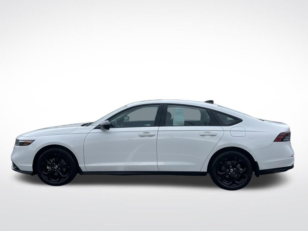 Certified 2025 Honda Accord SE image 2