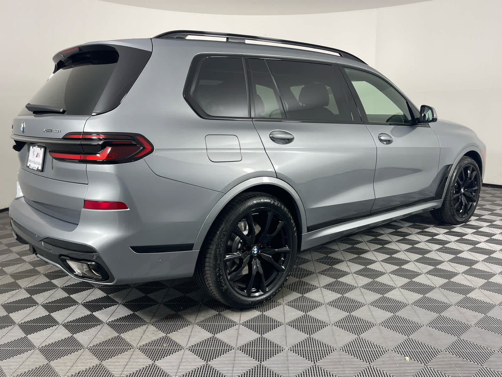 New 2027 BMW X7 xDrive40i w/ Executive Package AWD/4WD image 3