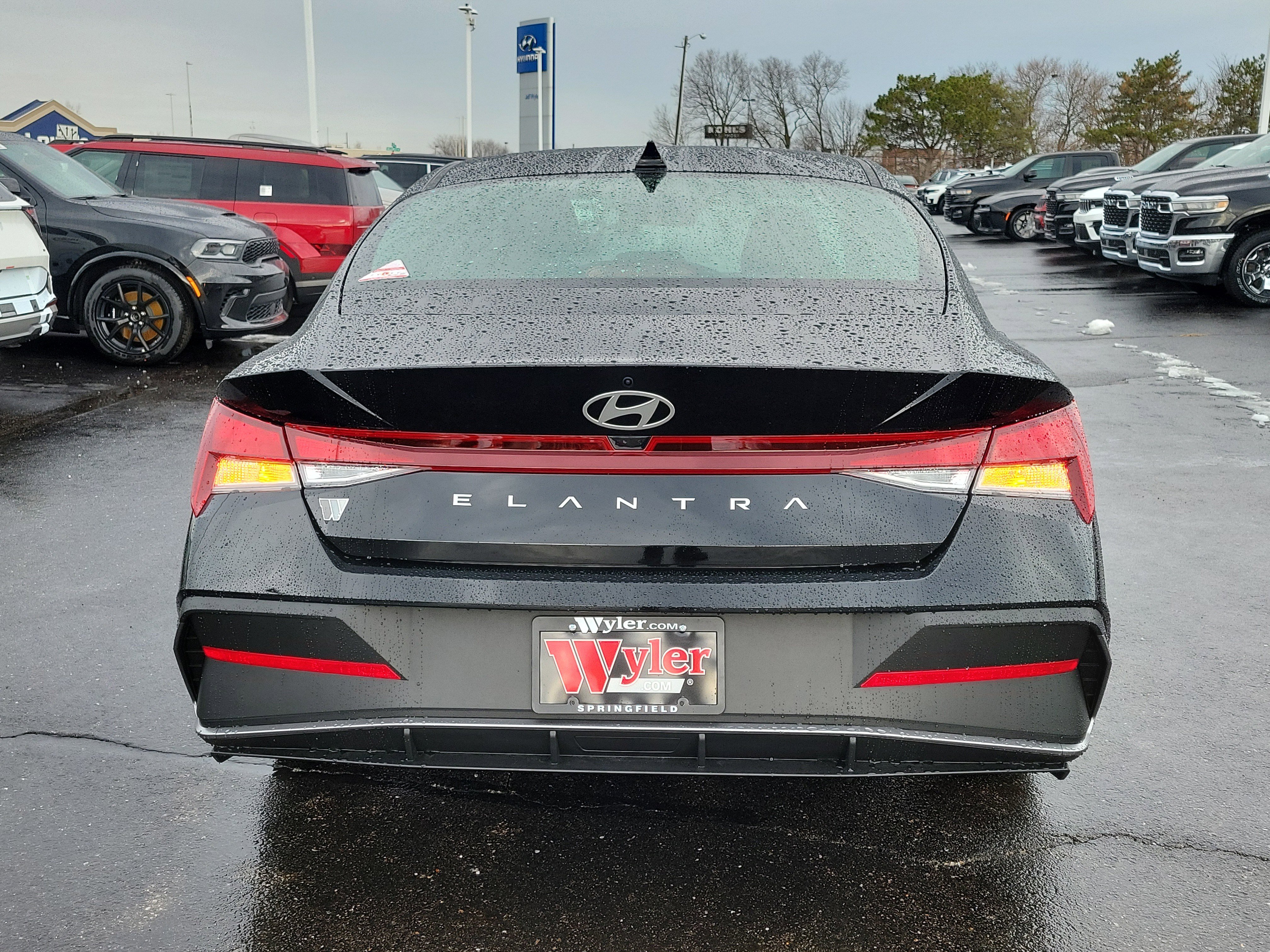 New 2026 Hyundai Elantra SE image 4