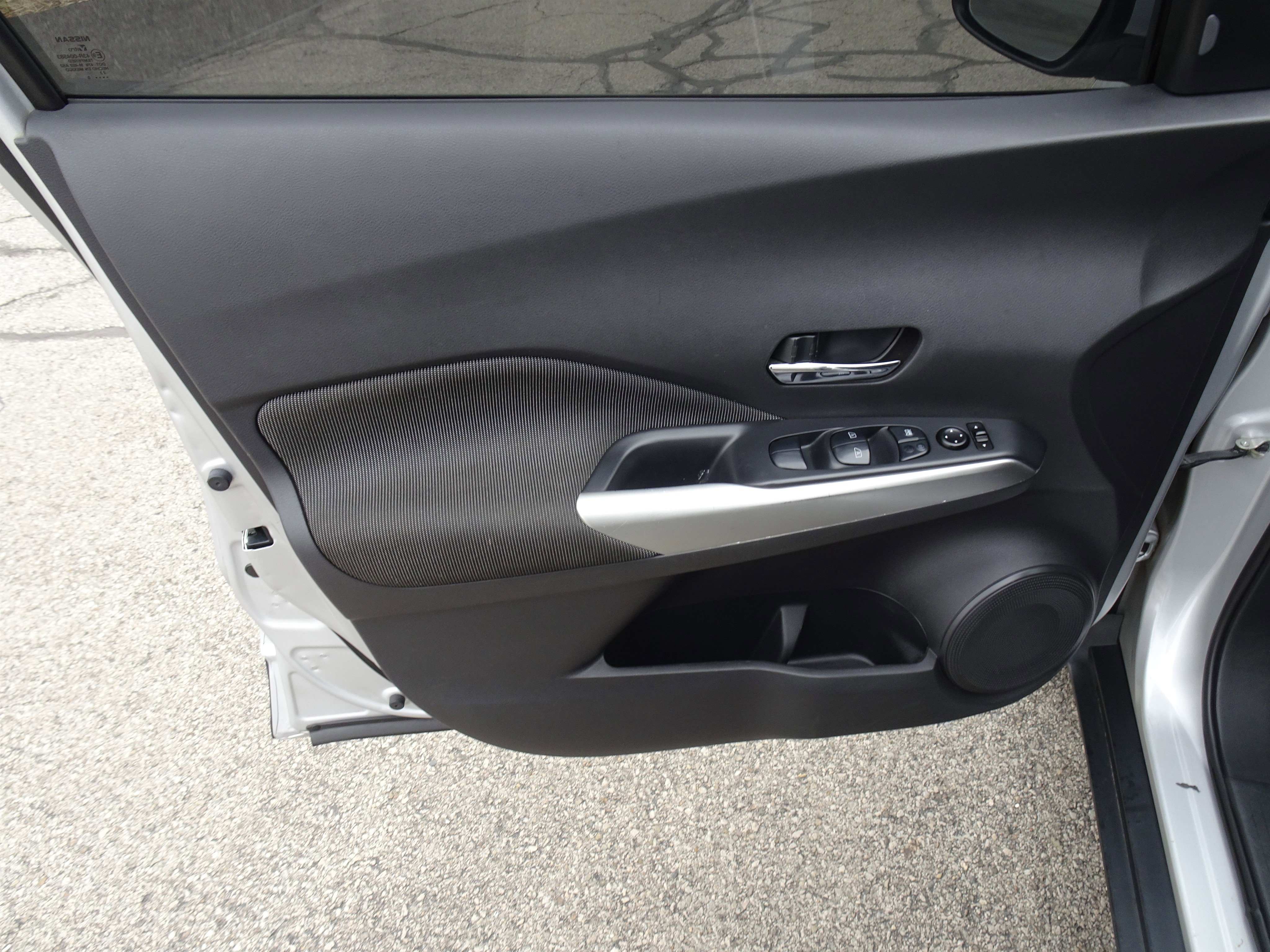 Used 2020 Nissan Kicks SV image 12