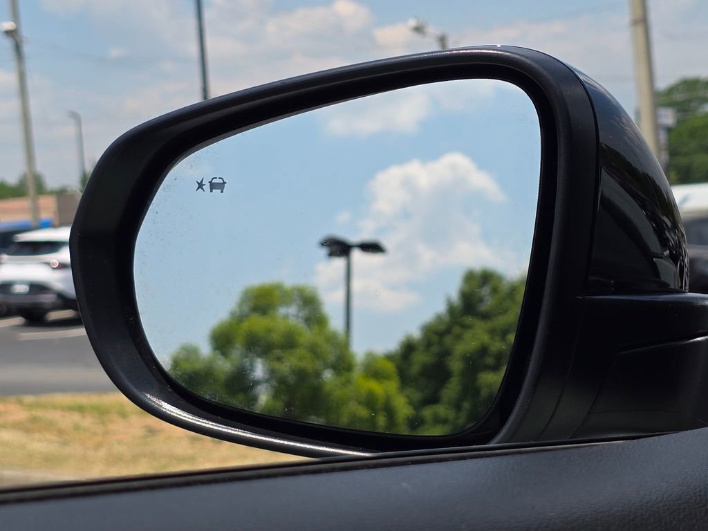 Used 2024 Chevrolet Trax RS w/ Driver Confidence Package FWD image 16