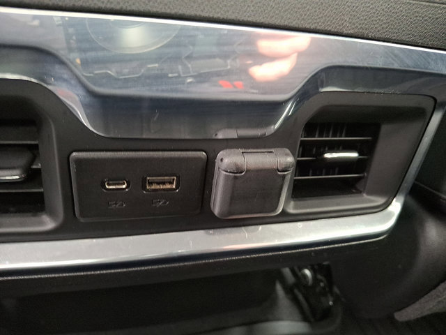 Used 2020 GMC Sierra 1500 Elevation image 11