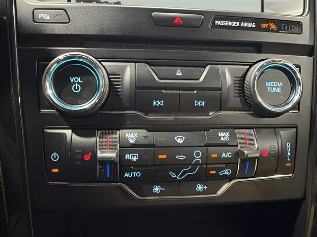 Used 2017 Ford Explorer XLT w/ Equipment Group 202A FWD image 23