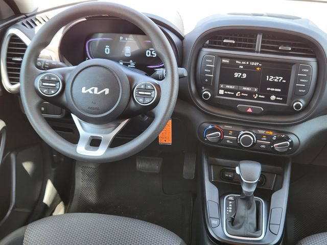 Certified 2025 Kia Soul LX w/ LX Technology Package FWD image 26