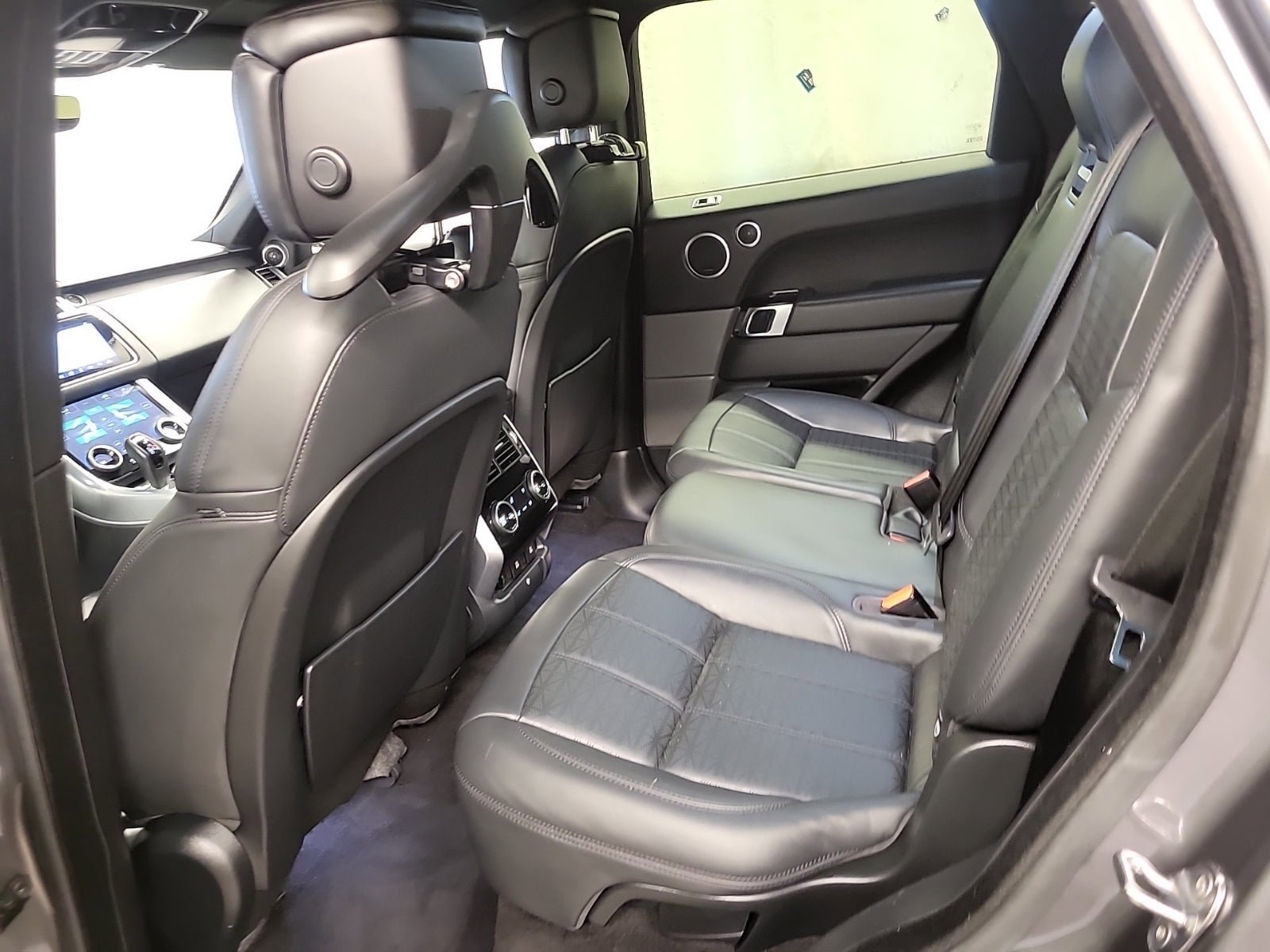 Used 2018 Land Rover Range Rover Sport HSE Dynamic image 13