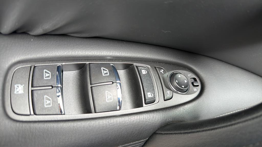 Certified 2023 Nissan Armada S image 22