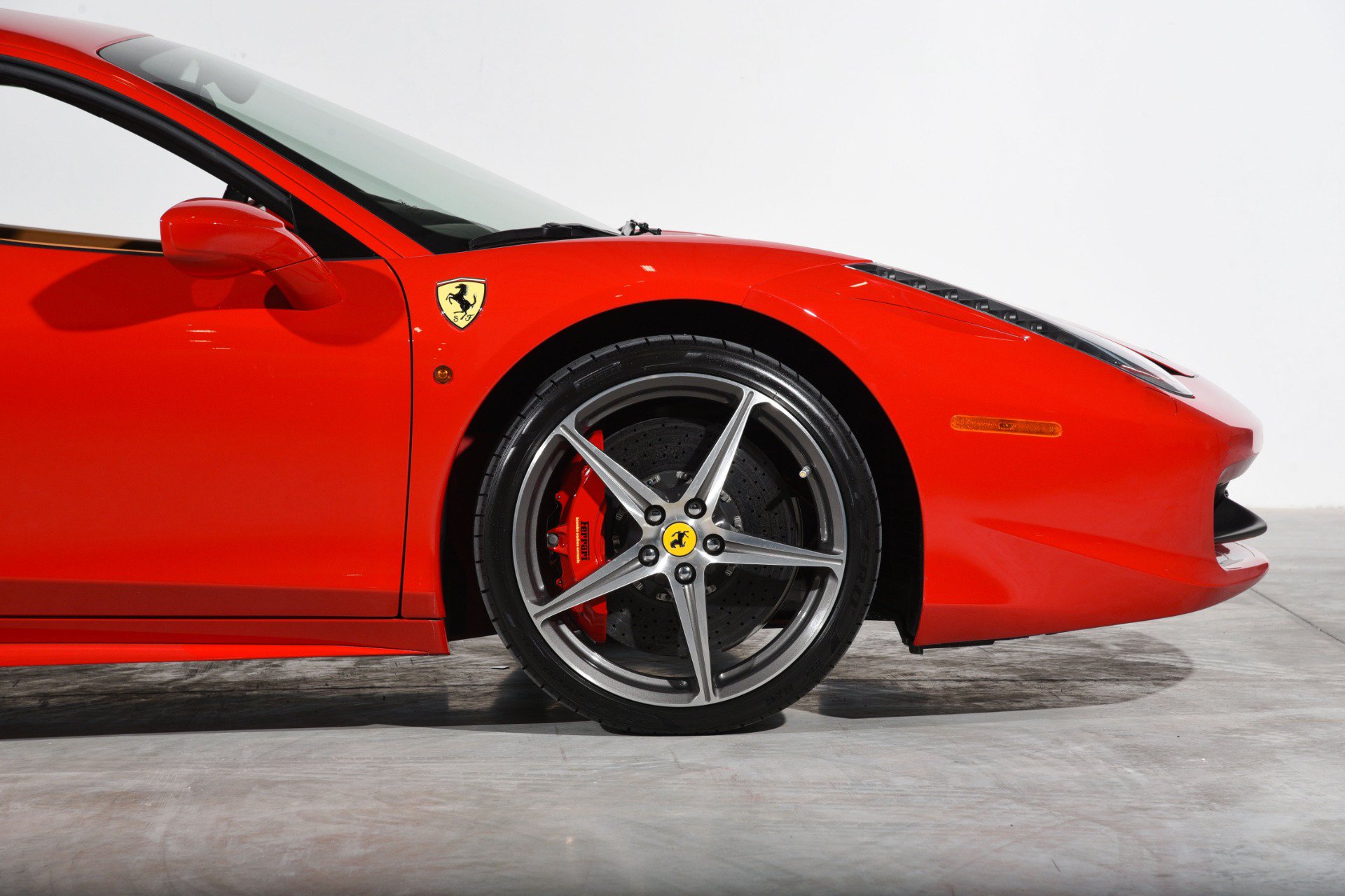 Used 2015 Ferrari 458 Italia Coupe RWD image 30