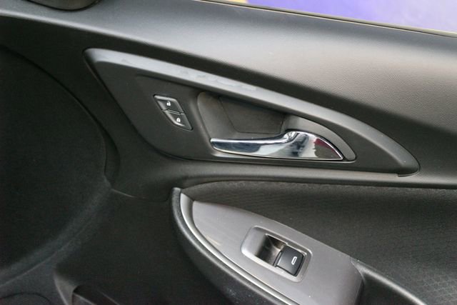 Used 2022 Chevrolet Malibu LT FWD image 9