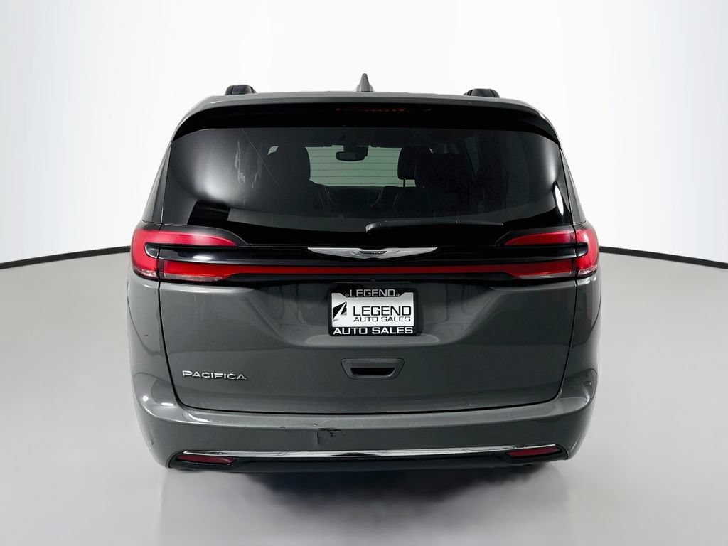 Used 2022 Chrysler Pacifica Touring-L FWD image 6