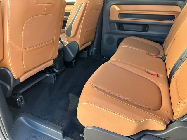 New 2025 Volkswagen ID. Buzz Pro S Plus image 37