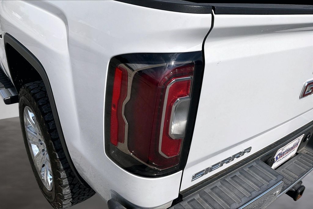 Used 2018 GMC Sierra 1500 SLT AWD/4WD image 23
