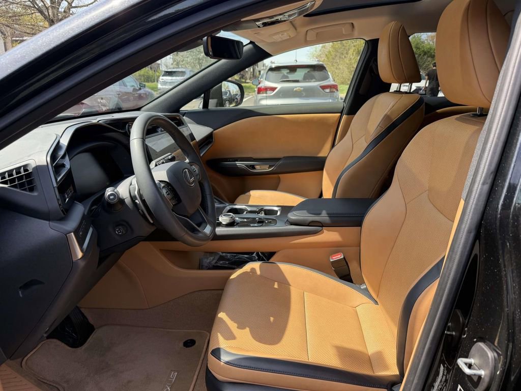 Used 2024 Lexus RZ 300e Premium w/ Accessory Package (Z1) image 14