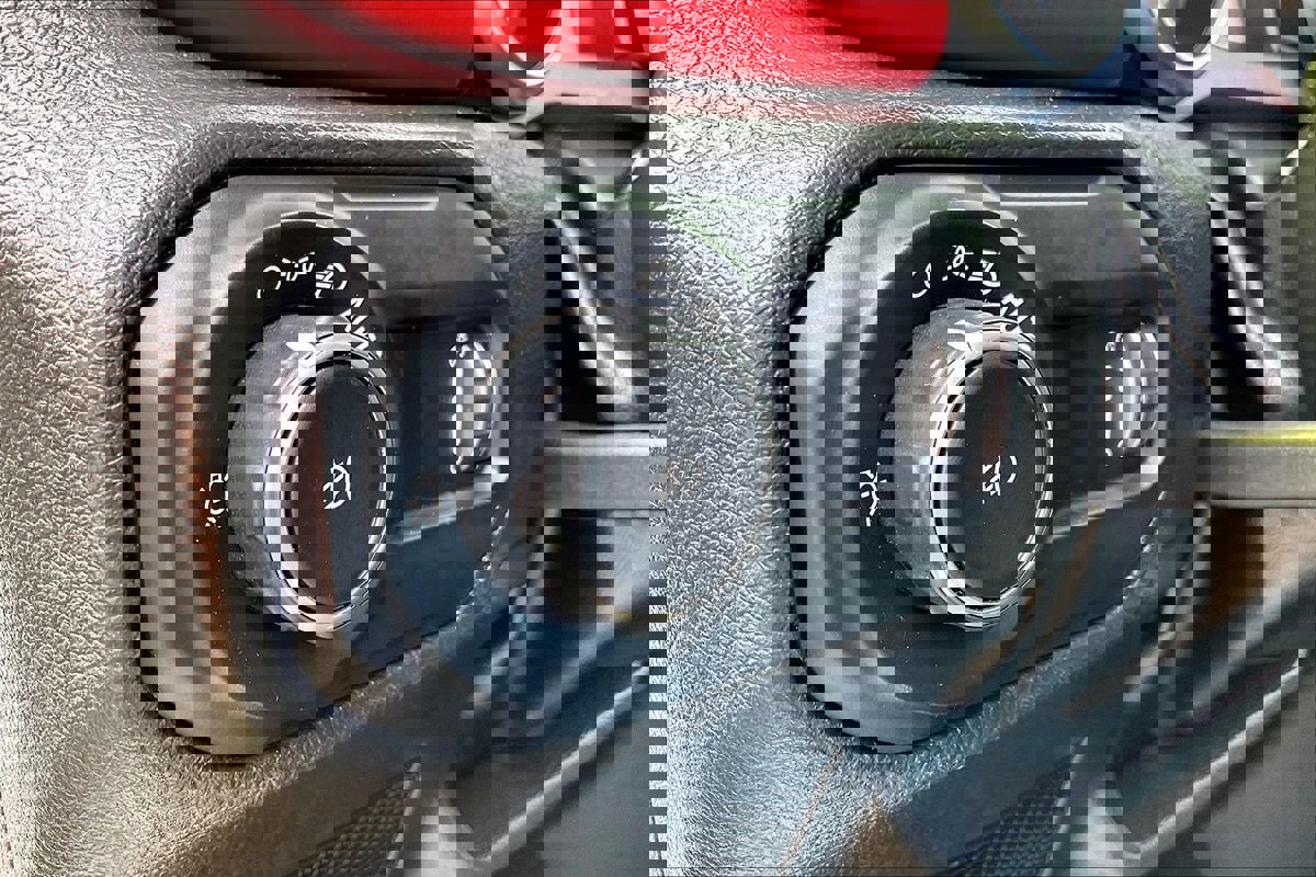 Used 2023 Jeep Wrangler Unlimited Rubicon image 34