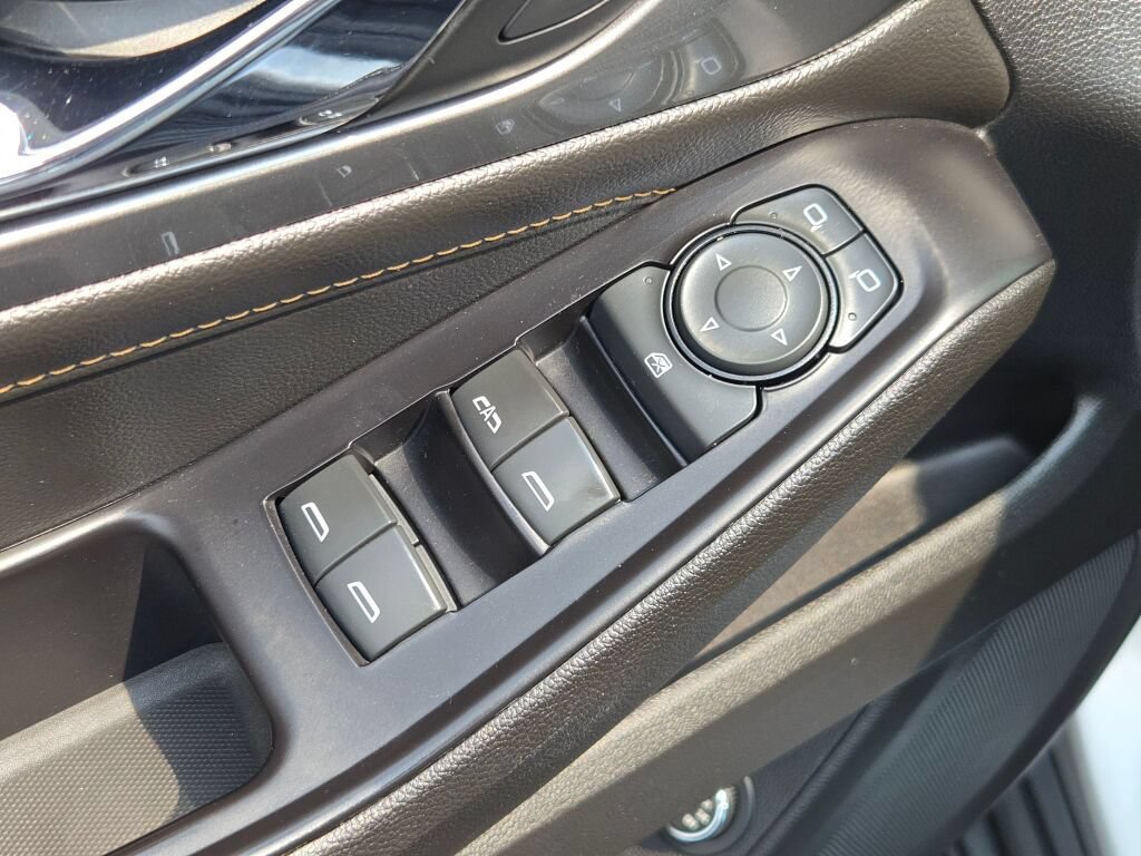 Used 2019 Chevrolet Traverse LT FWD image 24