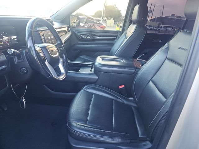 Used 2022 GMC Yukon Denali AWD/4WD image 5
