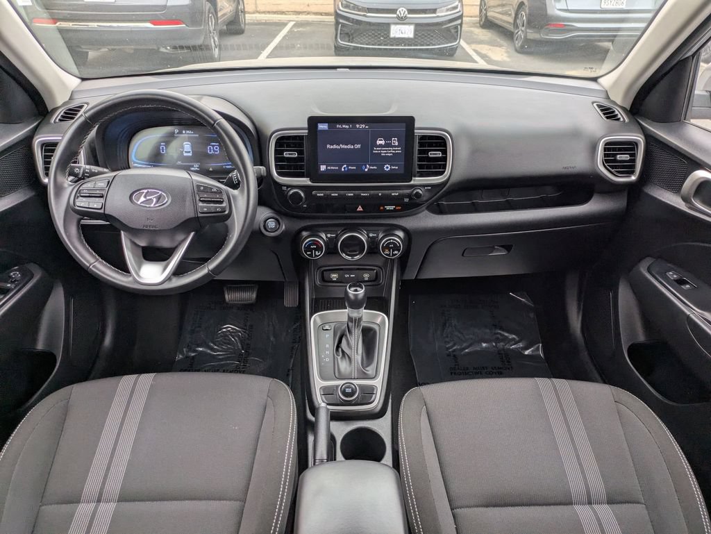 Used 2025 Hyundai Venue SEL FWD image 30