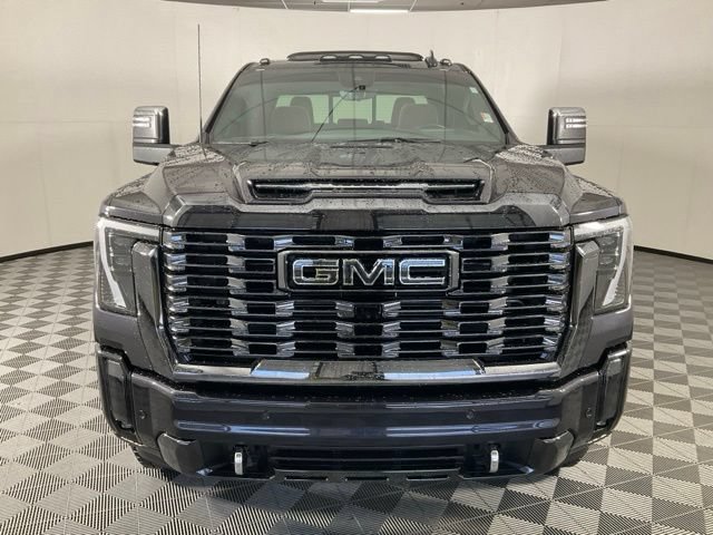 Used 2024 GMC Sierra 2500 Denali Ultimate w/ Max Trailering Package AWD/4WD image 2