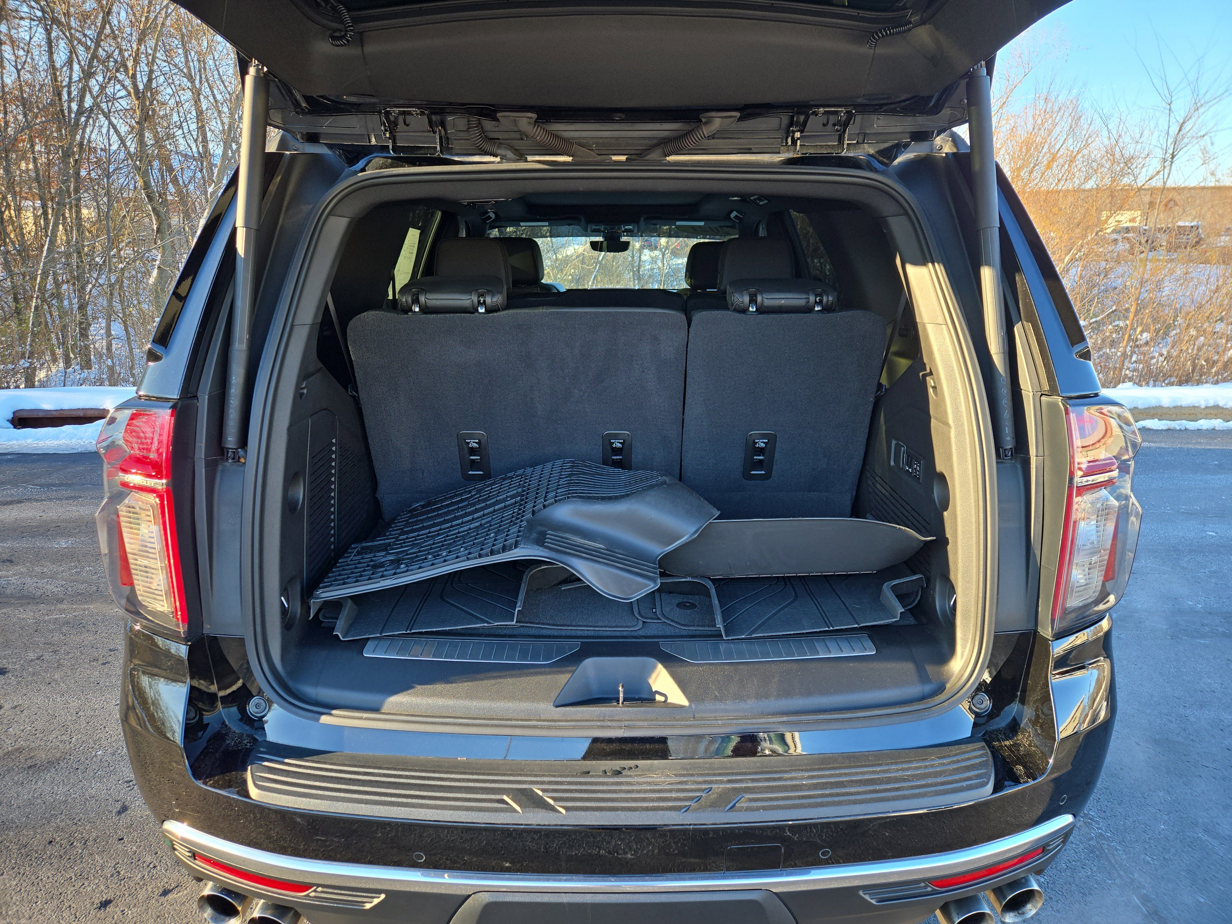 Used 2021 Chevrolet Tahoe High Country w/ Premium Package image 9