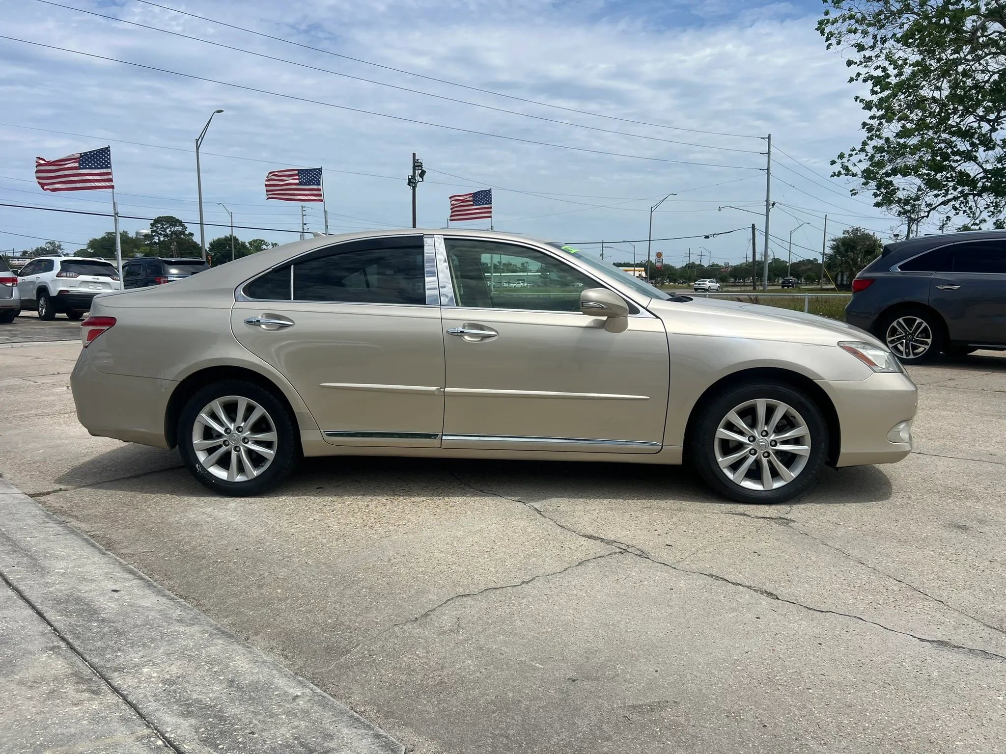 Used 2010 Lexus ES 350 image 4
