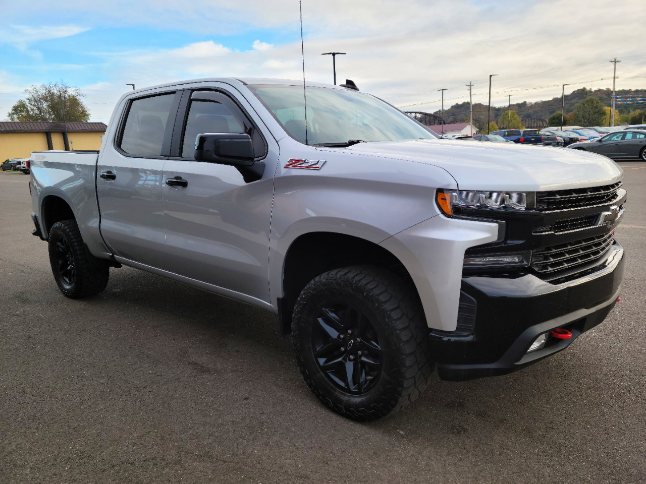 Used 2019 Chevrolet Silverado 1500 LT Trail Boss w/ Convenience Package image 3