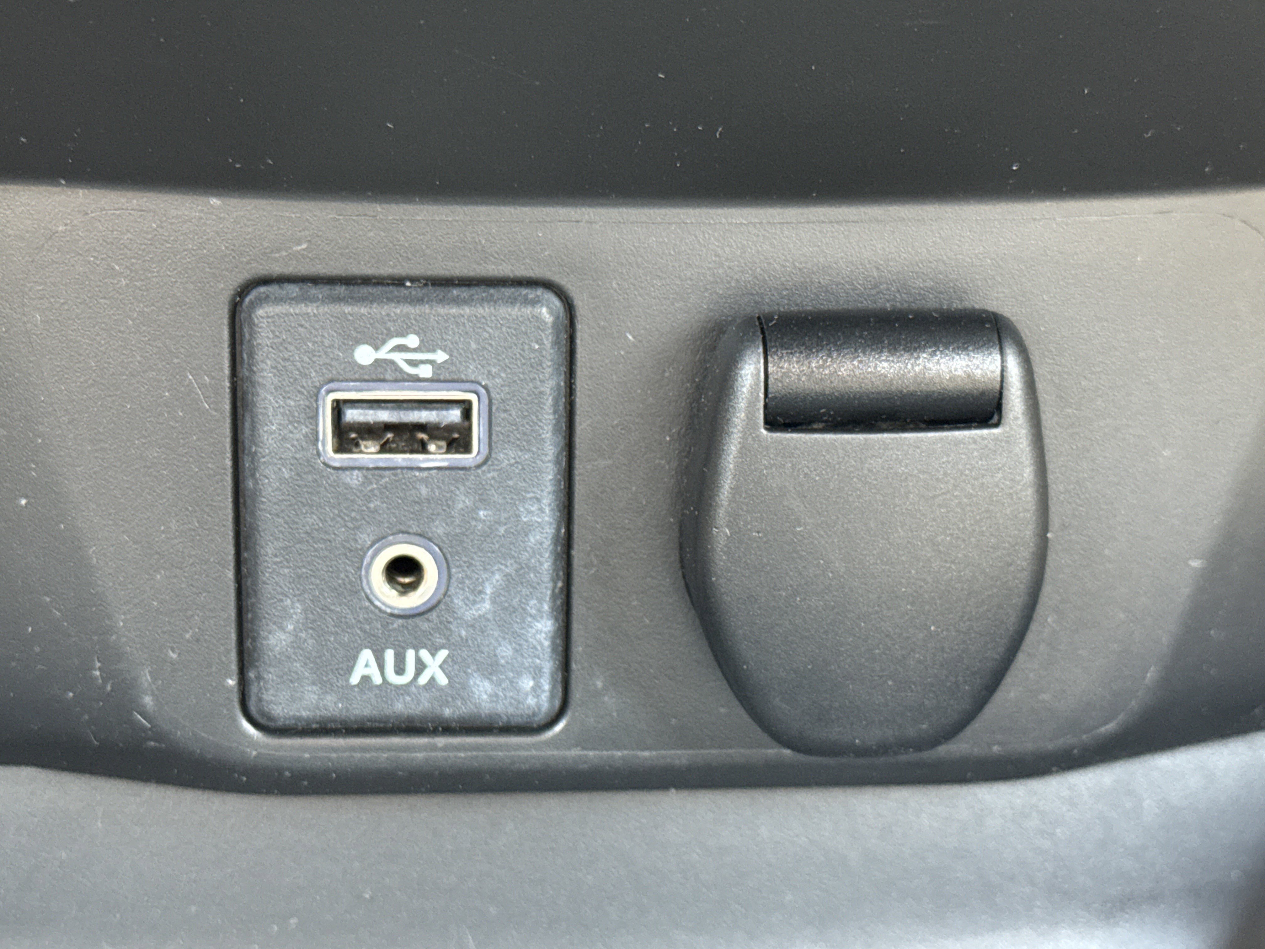 Used 2017 Nissan Rogue SV image 22