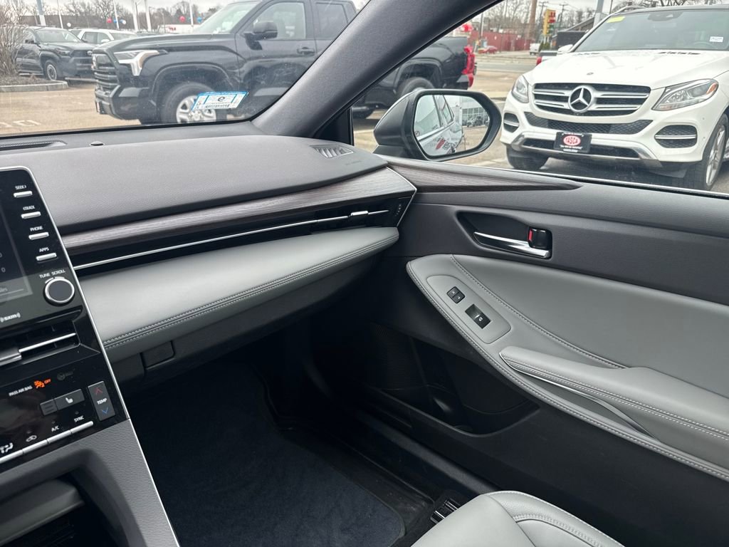 Used 2021 Toyota Avalon XLE w/ Moonroof Package image 27