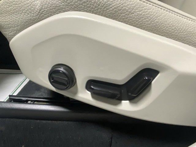 Used 2024 Volvo XC90 B6 Plus w/ Protection Package image 11