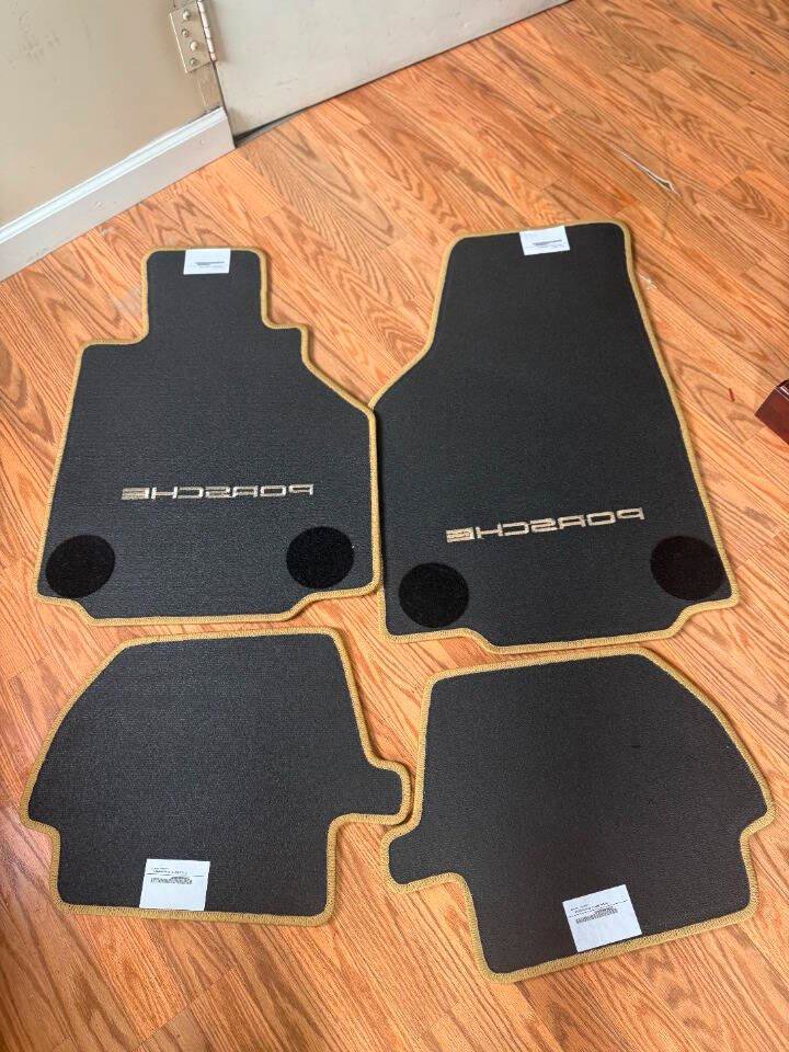 Used 2000 Porsche 911 Carrera 4 image 70