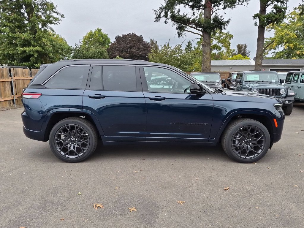 New 2027 Jeep Grand Cherokee Summit AWD/4WD image 8