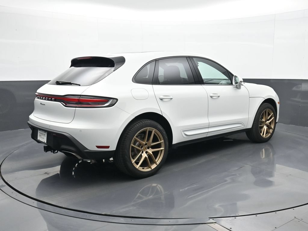 Certified 2025 Porsche Macan AWD/4WD image 23