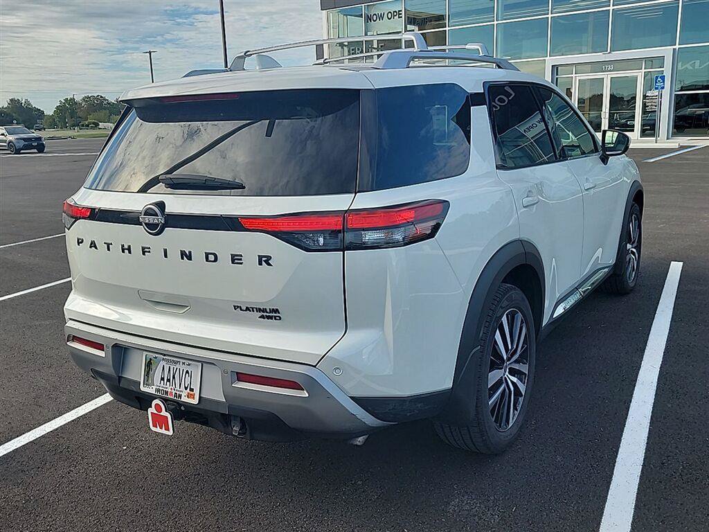 Used 2024 Nissan Pathfinder Platinum AWD/4WD image 5