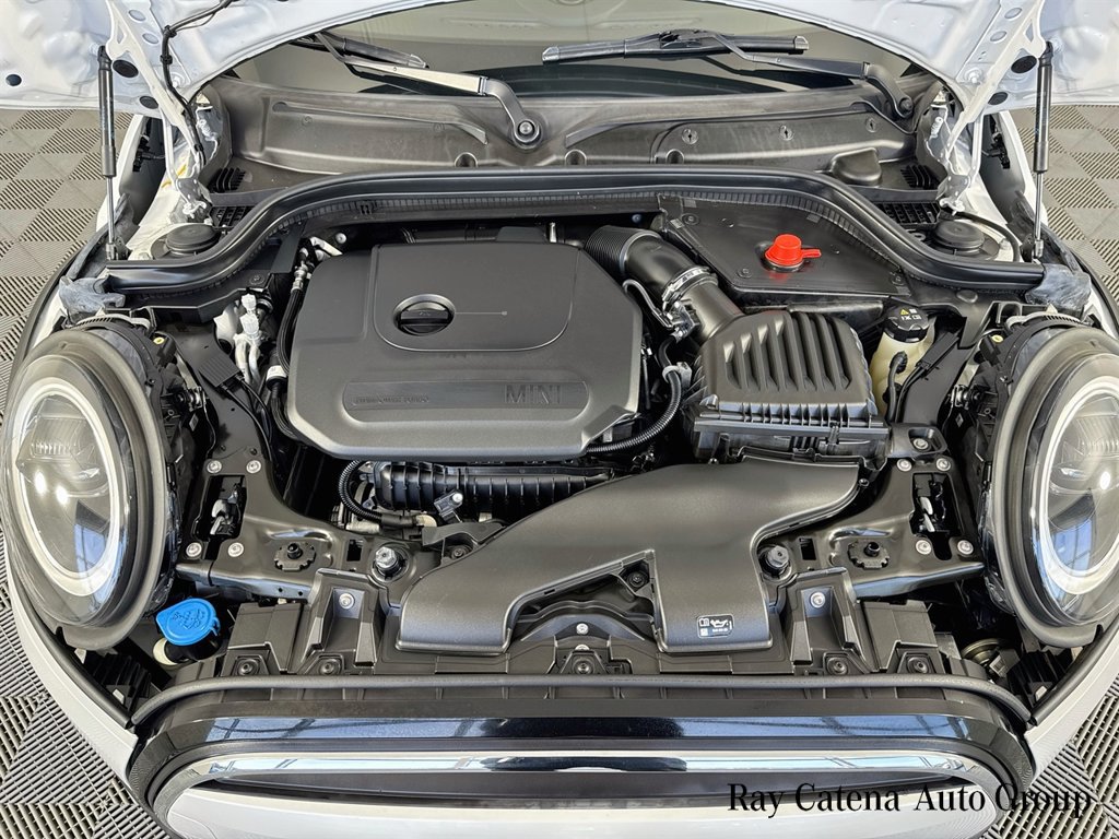 Used 2024 MINI Cooper 2-Door Hardtop FWD image 30