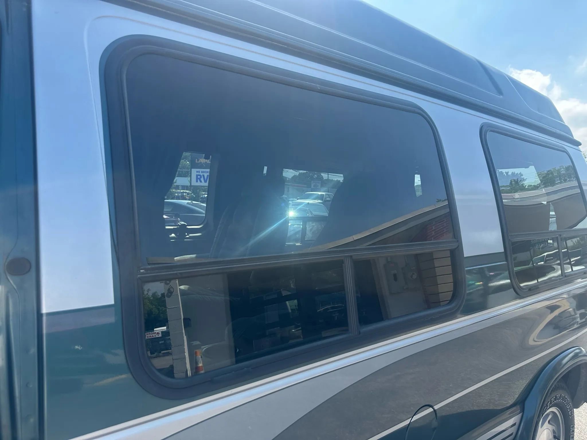 Used 1997 Ford E-150 and Econoline 150 image 10