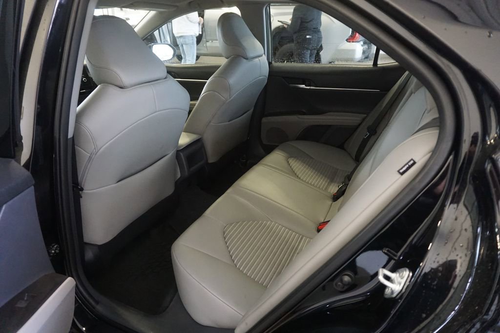 Used 2022 Toyota Camry SE w/ Convenience Package image 9